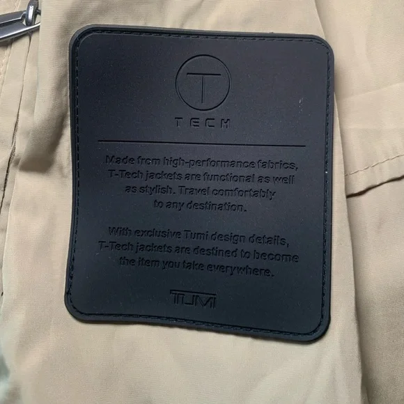 Tumi Men’s Rain Jacket Size XL Beige Color